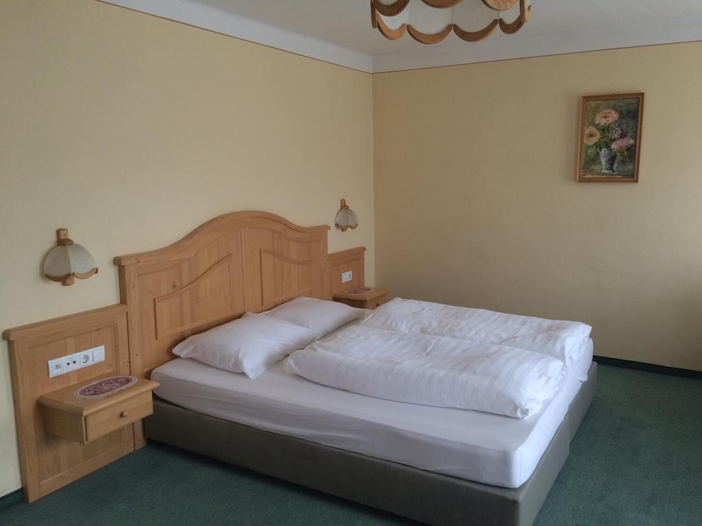 Gasthof Knappenwirt Tamsweg Chambre photo