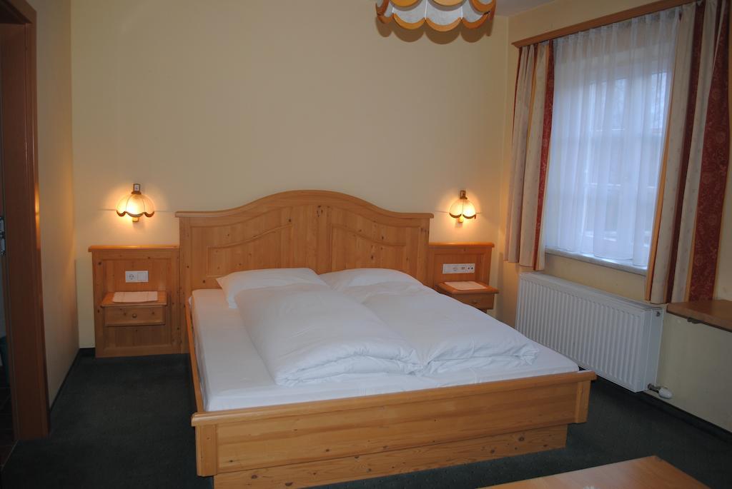 Gasthof Knappenwirt Tamsweg Chambre photo